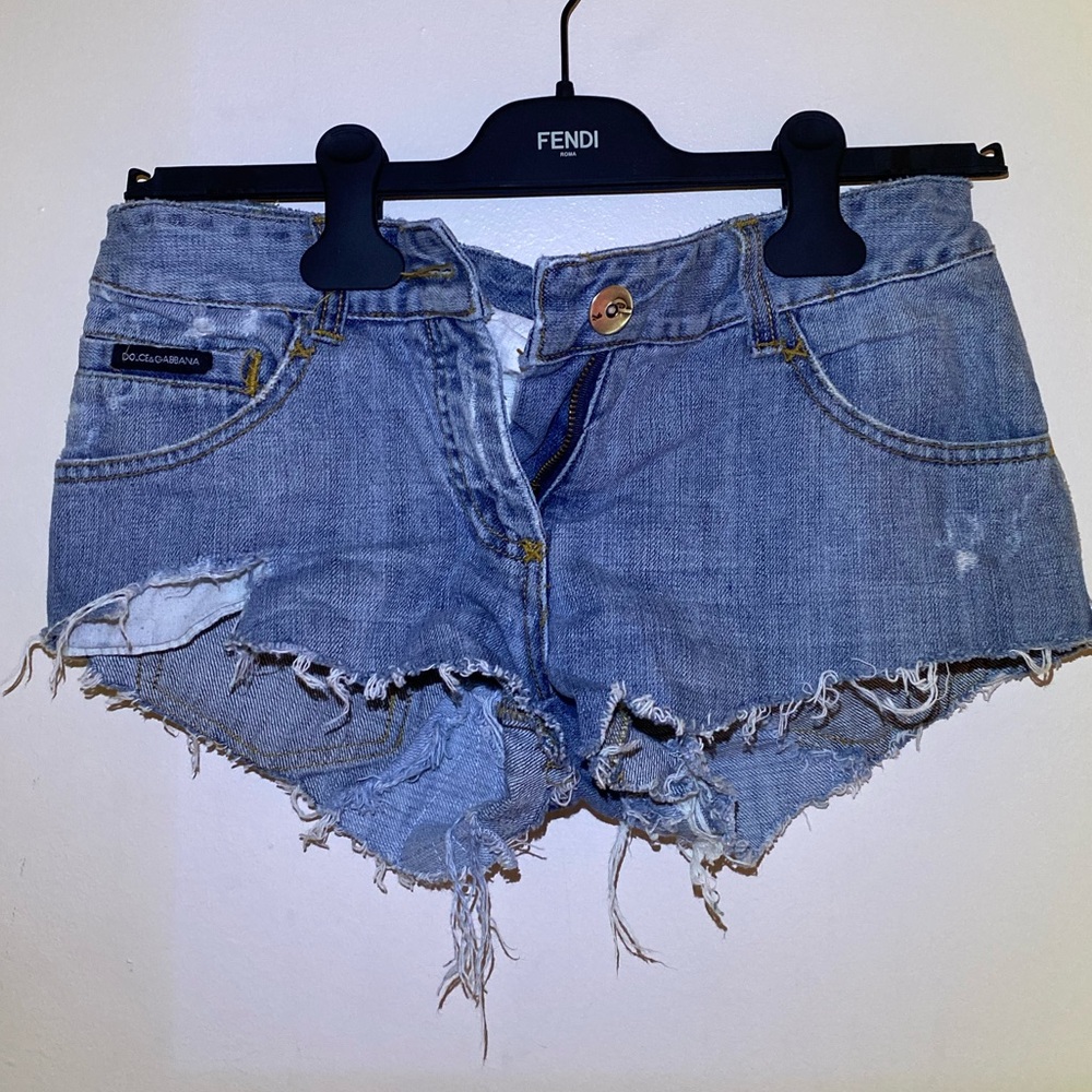 Dolce&Gabbana ripped denim shorts size 40